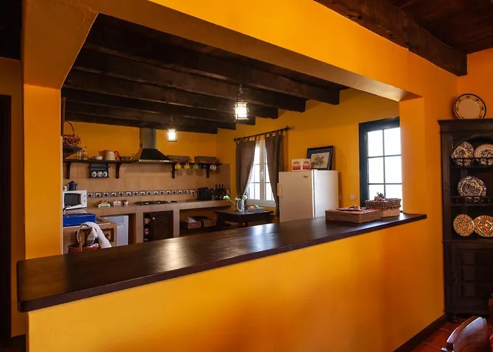 Pico Pedras Chalet Santana (Madeira)